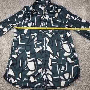 ​Milk & Honey XL Green Abstract Face Print Line Art Picasso Artsy Button Up Blou